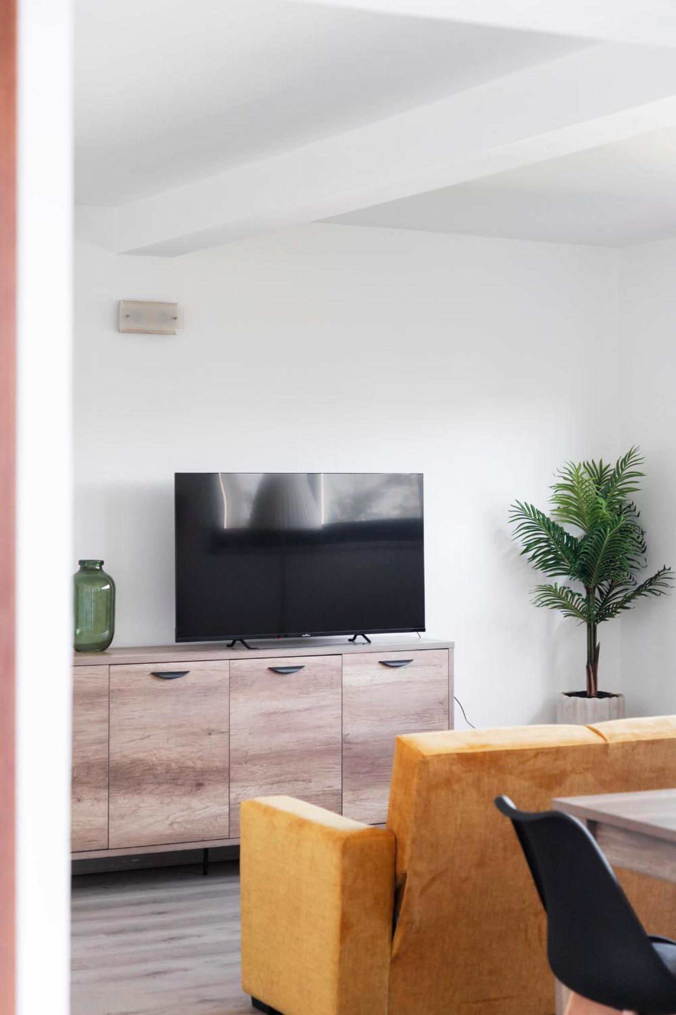 98 And Terrace Apartment *